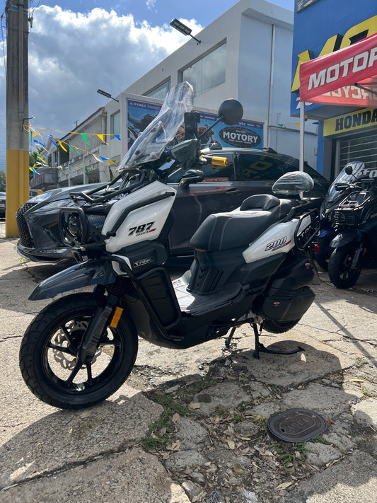 Chuma 787 200EFI 2025